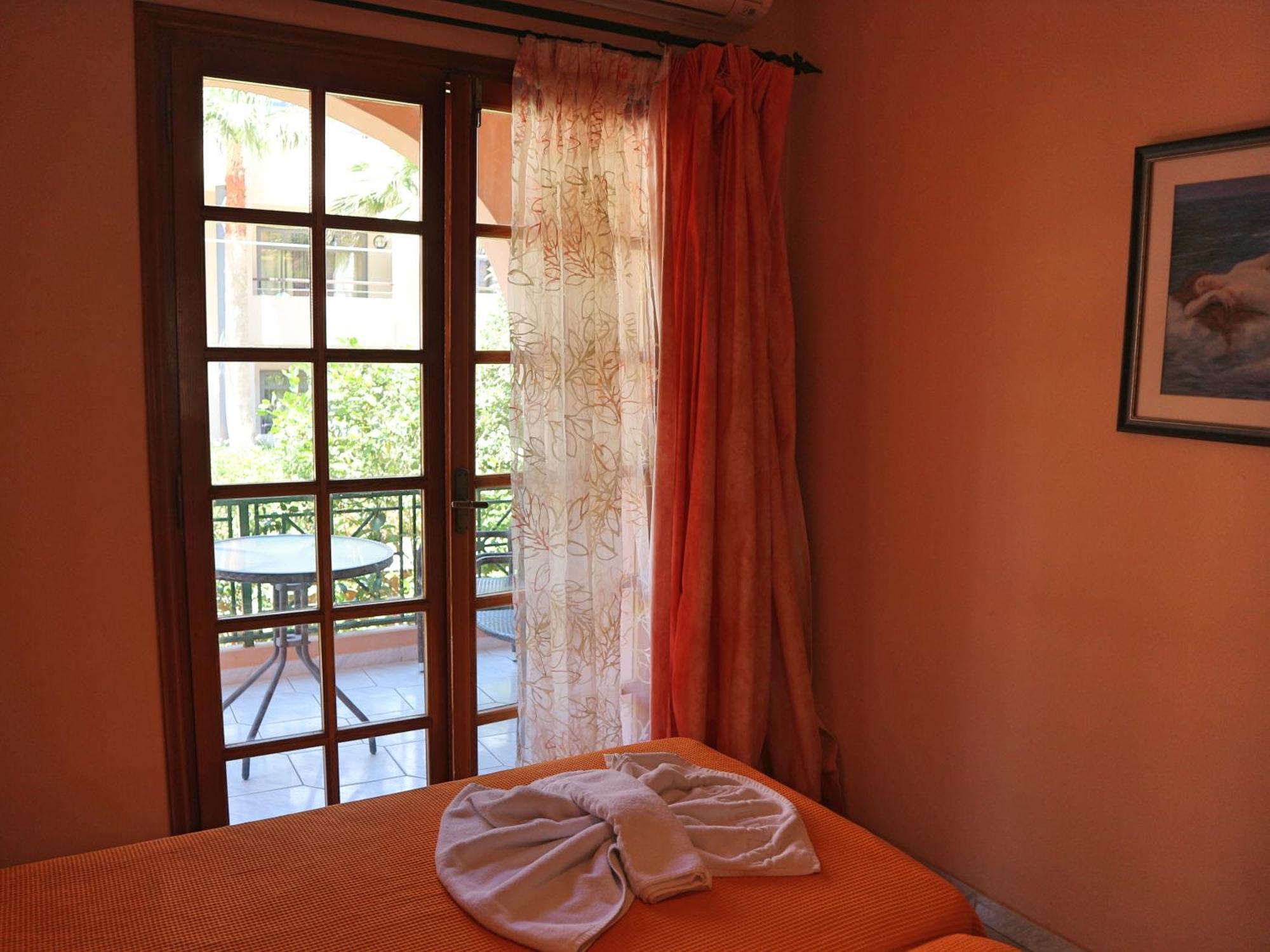 Villa Eleni Seaside Apartments Platanés Стая снимка